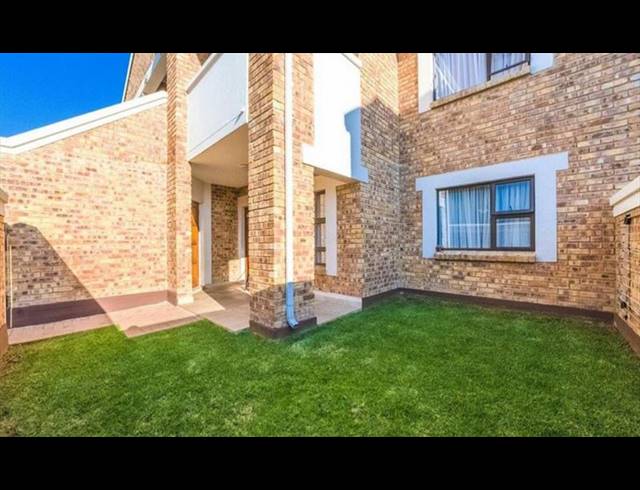 3 BEDROOM TOWNHOUSE FOR SALE IN BEYERS PARK